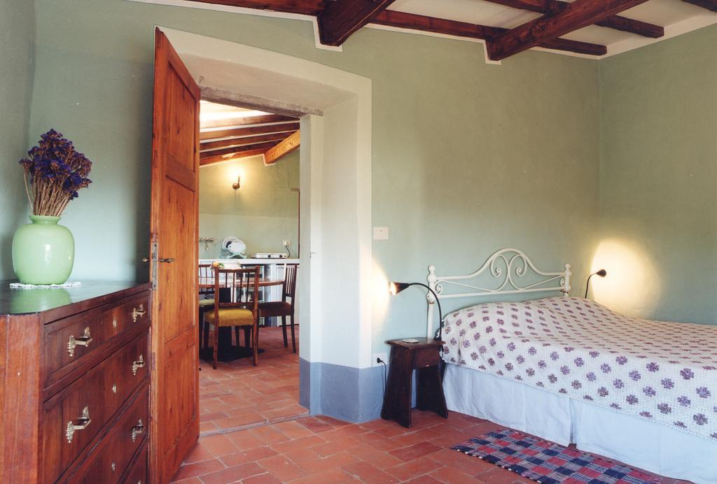 Antica Casa "Le Rondini" Bed & Breakfast Borgo a Buggiano Ruang foto