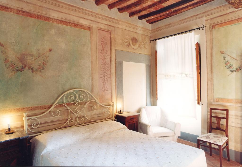 Antica Casa "Le Rondini" Bed & Breakfast Borgo a Buggiano Ruang foto