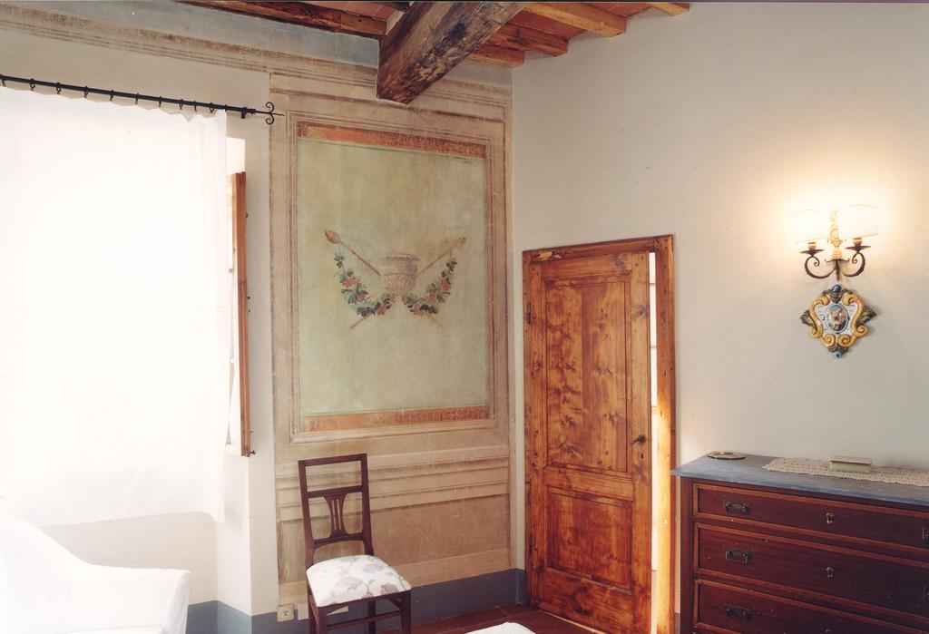 Antica Casa "Le Rondini" Bed & Breakfast Borgo a Buggiano Ruang foto
