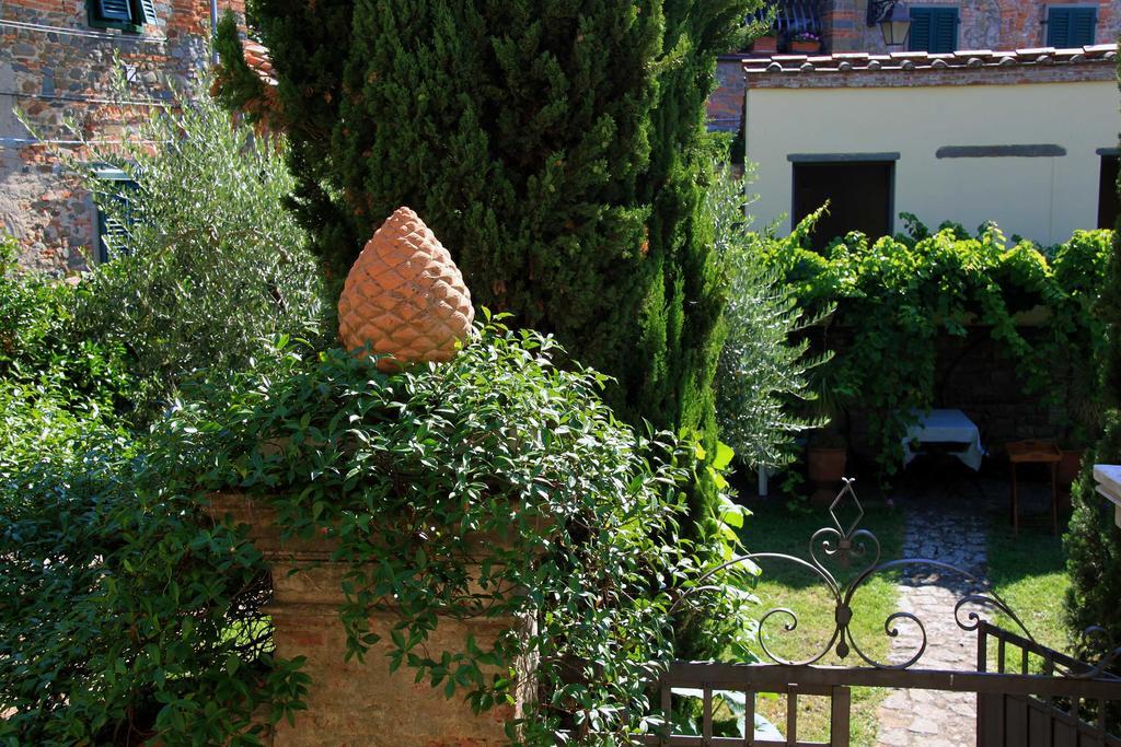 Antica Casa "Le Rondini" Bed & Breakfast Borgo a Buggiano Bagian luar foto