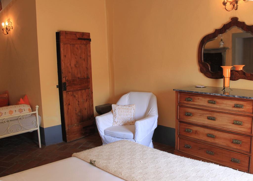 Antica Casa "Le Rondini" Bed & Breakfast Borgo a Buggiano Bagian luar foto