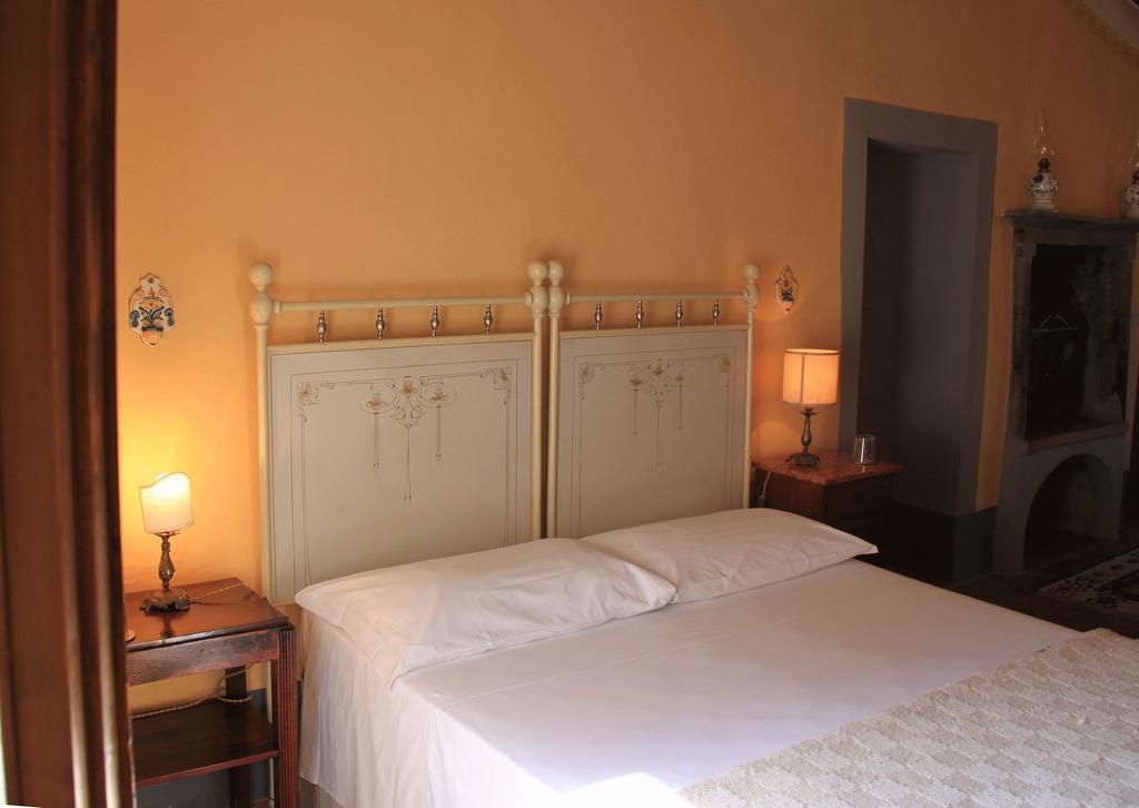 Antica Casa "Le Rondini" Bed & Breakfast Borgo a Buggiano Bagian luar foto
