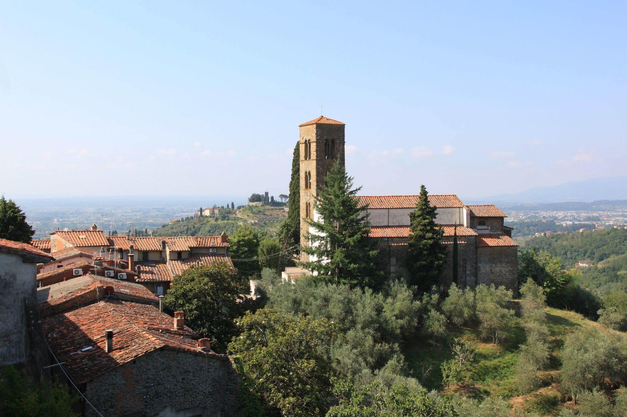 Antica Casa "Le Rondini" Bed & Breakfast Borgo a Buggiano Bagian luar foto