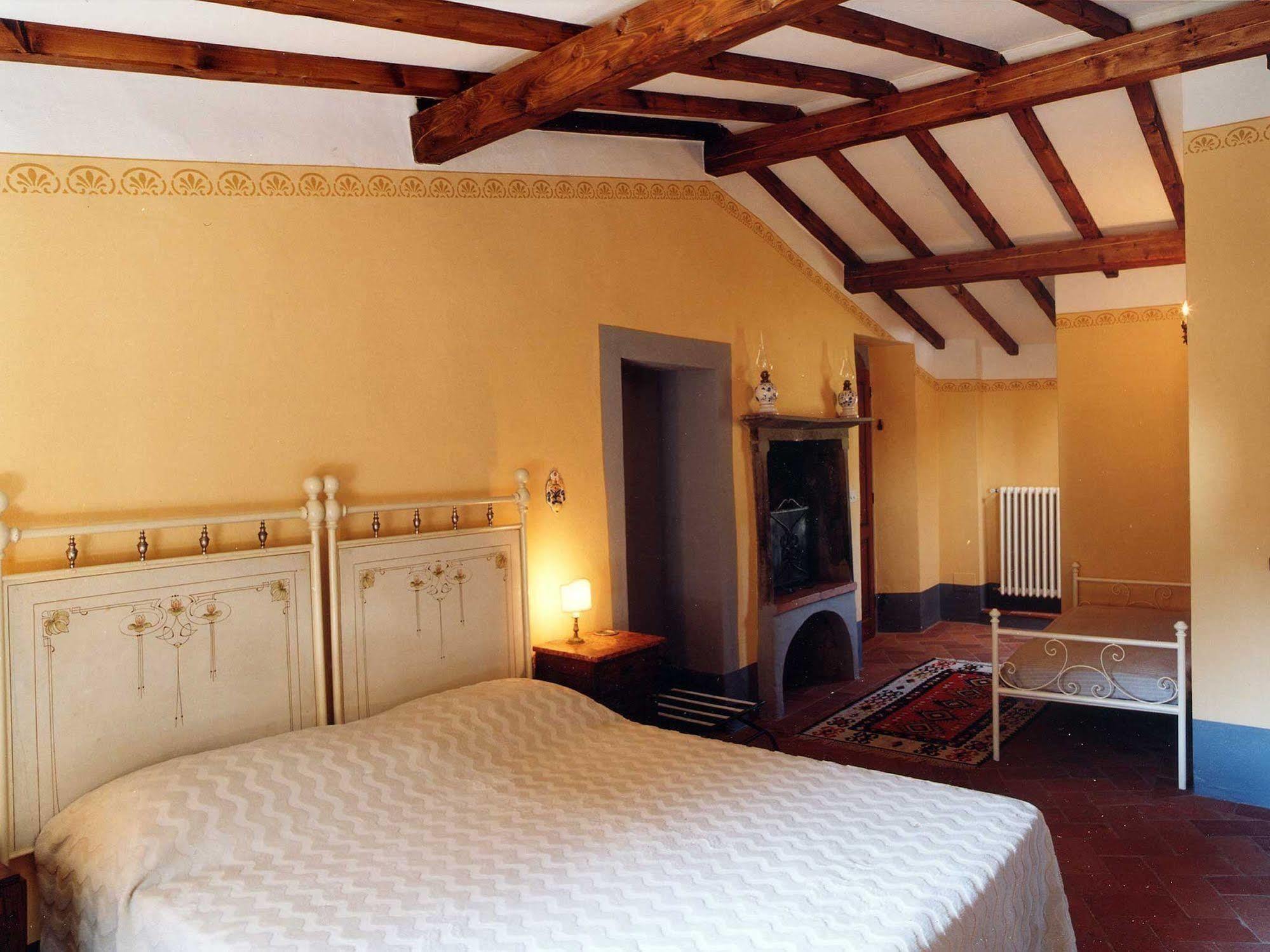 Antica Casa "Le Rondini" Bed & Breakfast Borgo a Buggiano Bagian luar foto