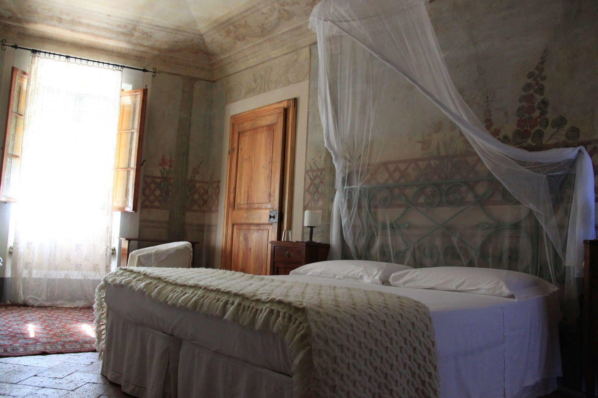 Antica Casa "Le Rondini" Bed & Breakfast Borgo a Buggiano Bagian luar foto
