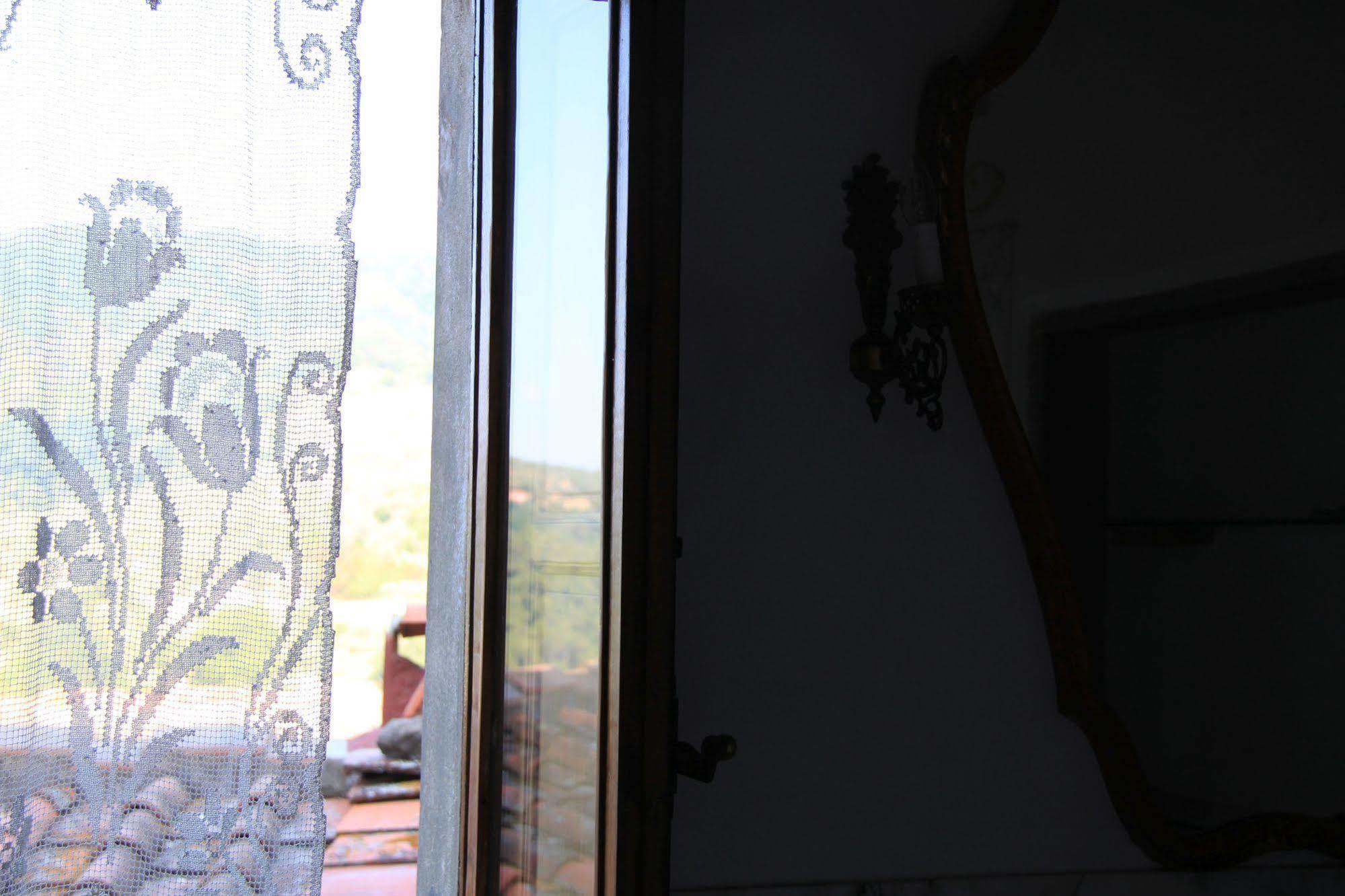 Antica Casa "Le Rondini" Bed & Breakfast Borgo a Buggiano Bagian luar foto