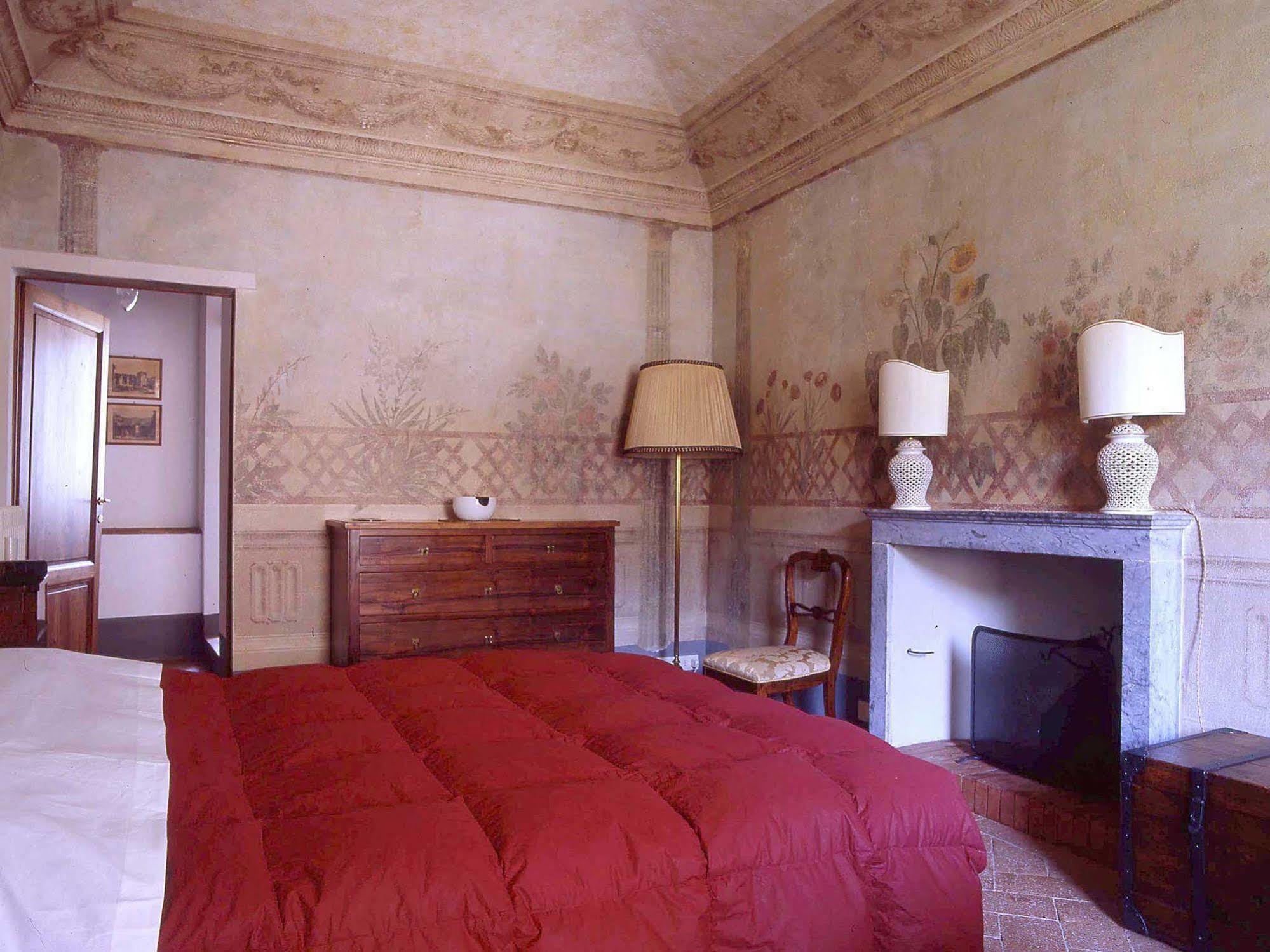Antica Casa "Le Rondini" Bed & Breakfast Borgo a Buggiano Bagian luar foto