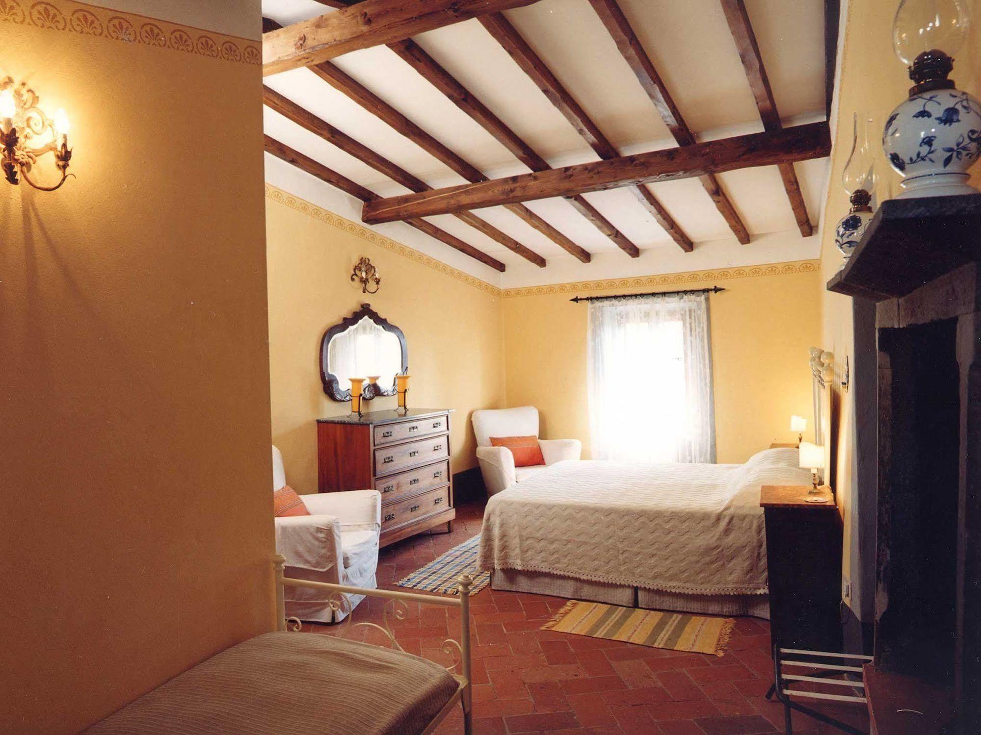 Antica Casa "Le Rondini" Bed & Breakfast Borgo a Buggiano Bagian luar foto