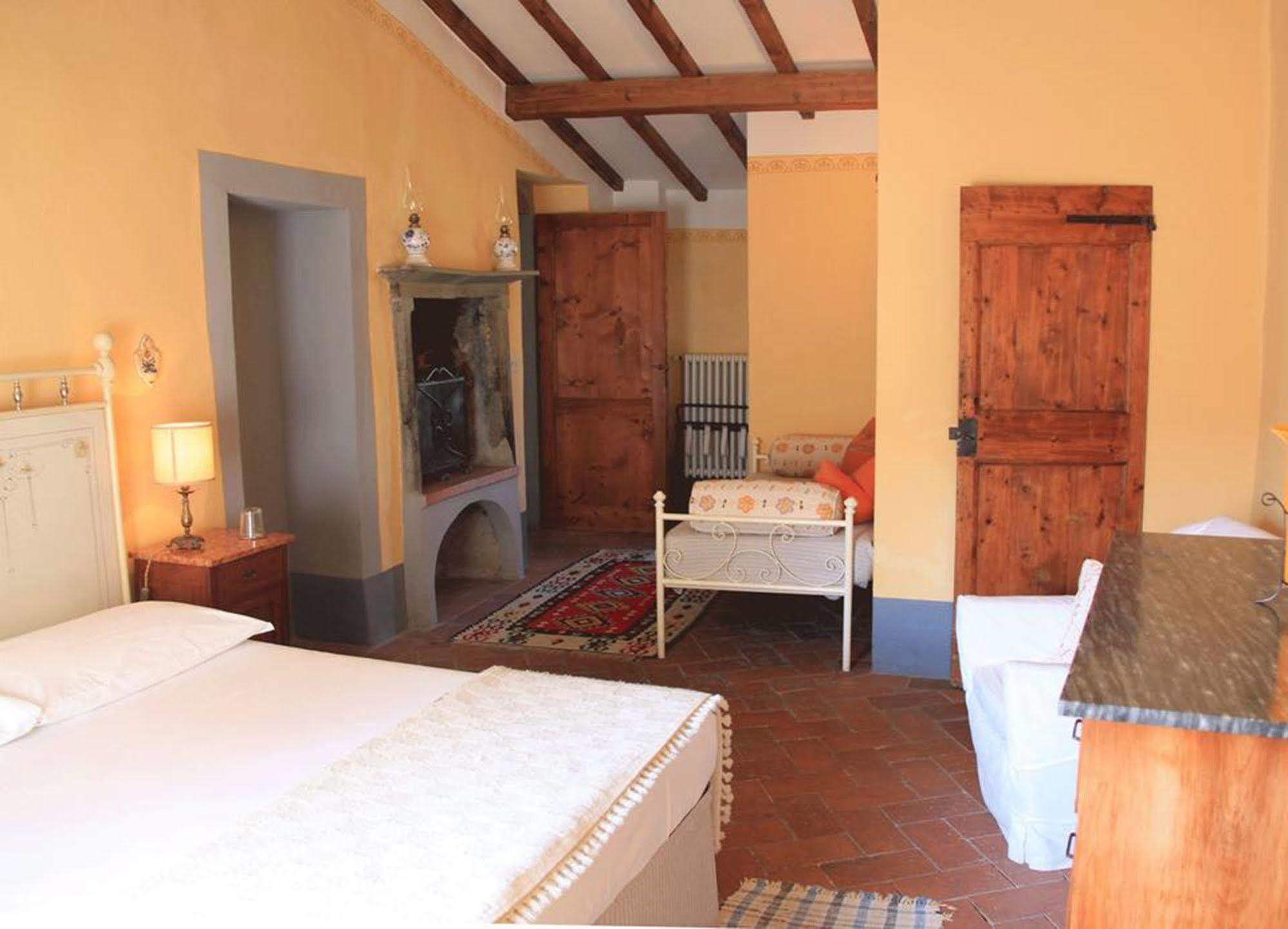 Antica Casa "Le Rondini" Bed & Breakfast Borgo a Buggiano Bagian luar foto
