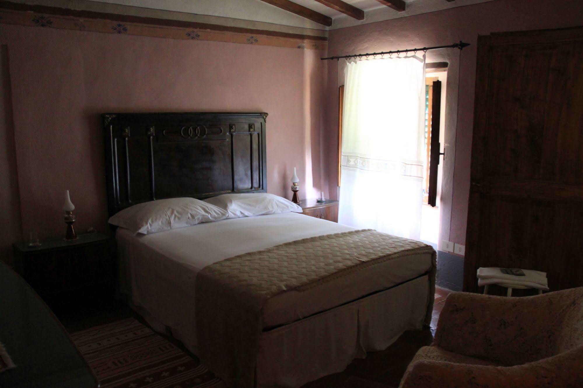 Antica Casa "Le Rondini" Bed & Breakfast Borgo a Buggiano Bagian luar foto