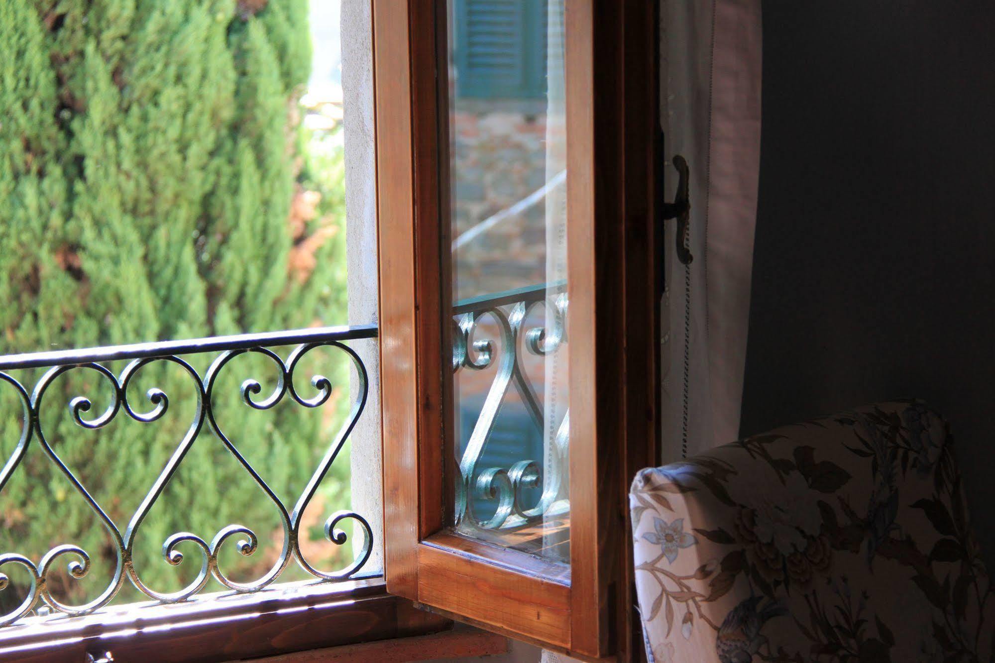 Antica Casa "Le Rondini" Bed & Breakfast Borgo a Buggiano Bagian luar foto